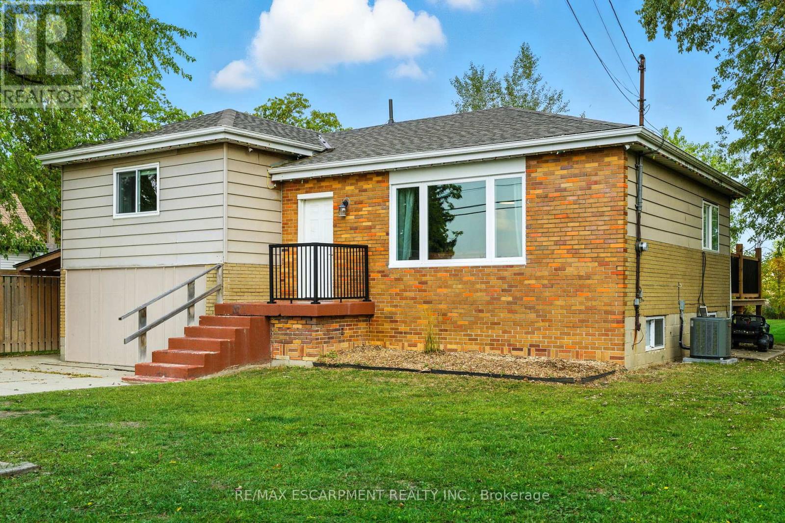 293 Regional Rd 20, Hamilton, ON L8J 3H4