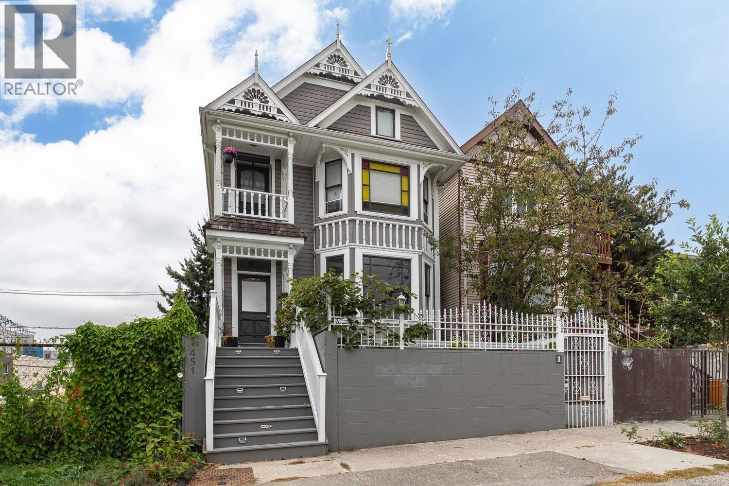 451 E Pender Street Unit 1, Vancouver, BC V6A 1V2