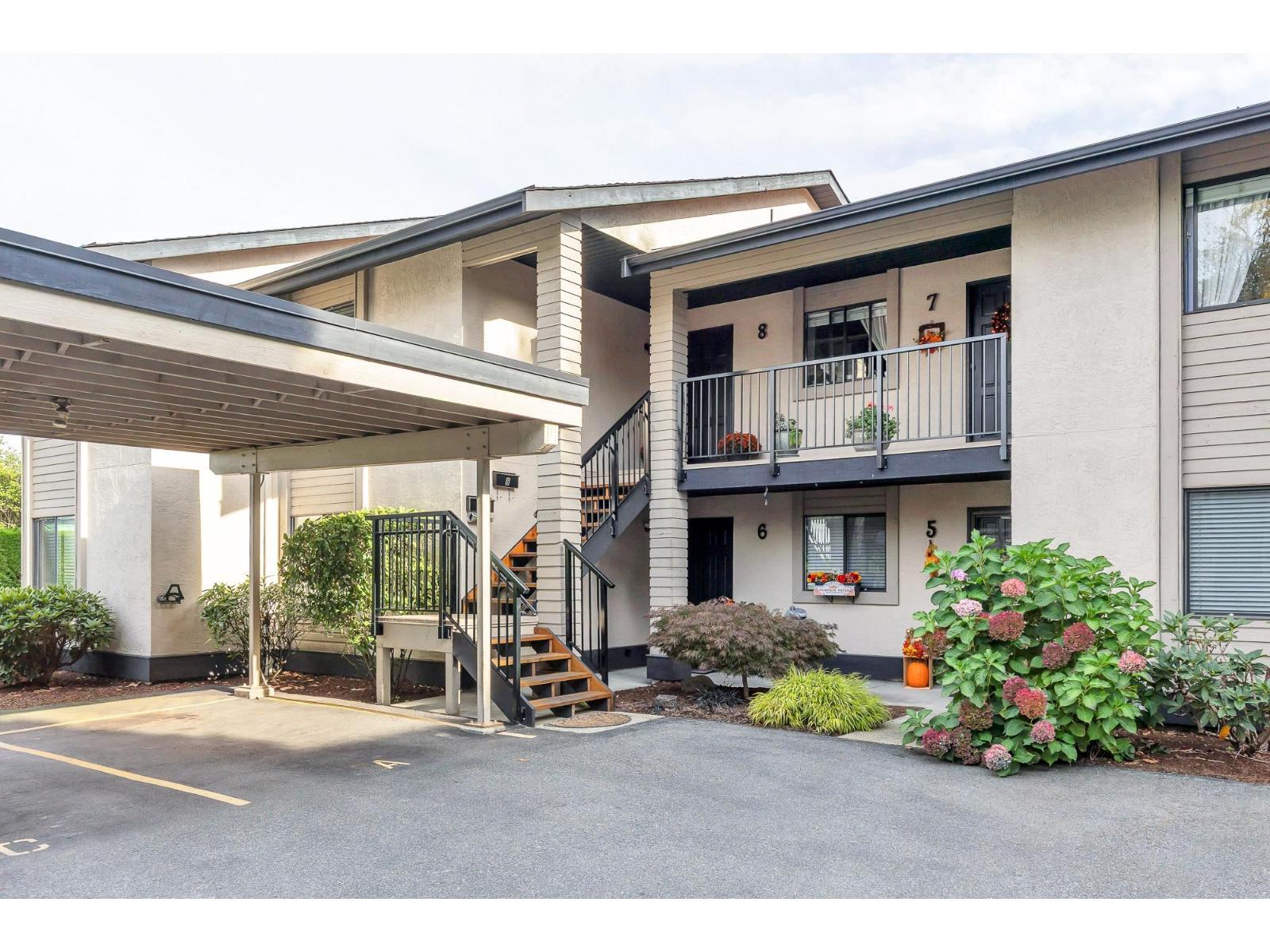 33136 Mill Lake Road Unit 8, Abbotsford, BC V2S 2A5