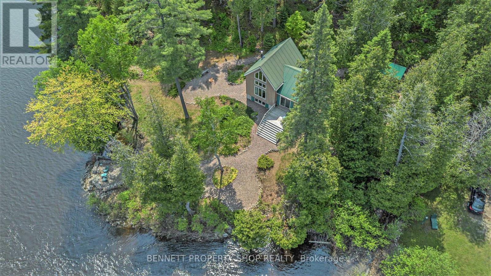 33 Burton Ln, Horton, ON K7V 3Z8