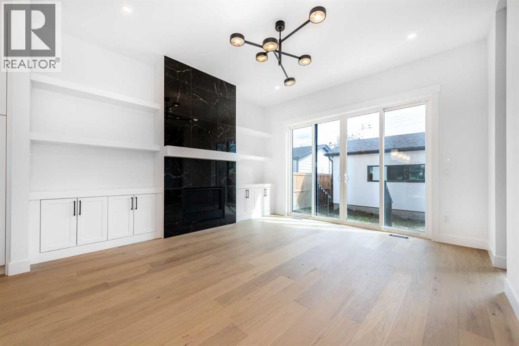 13 Hartford Pl NW, Calgary, AB T2K 2A9