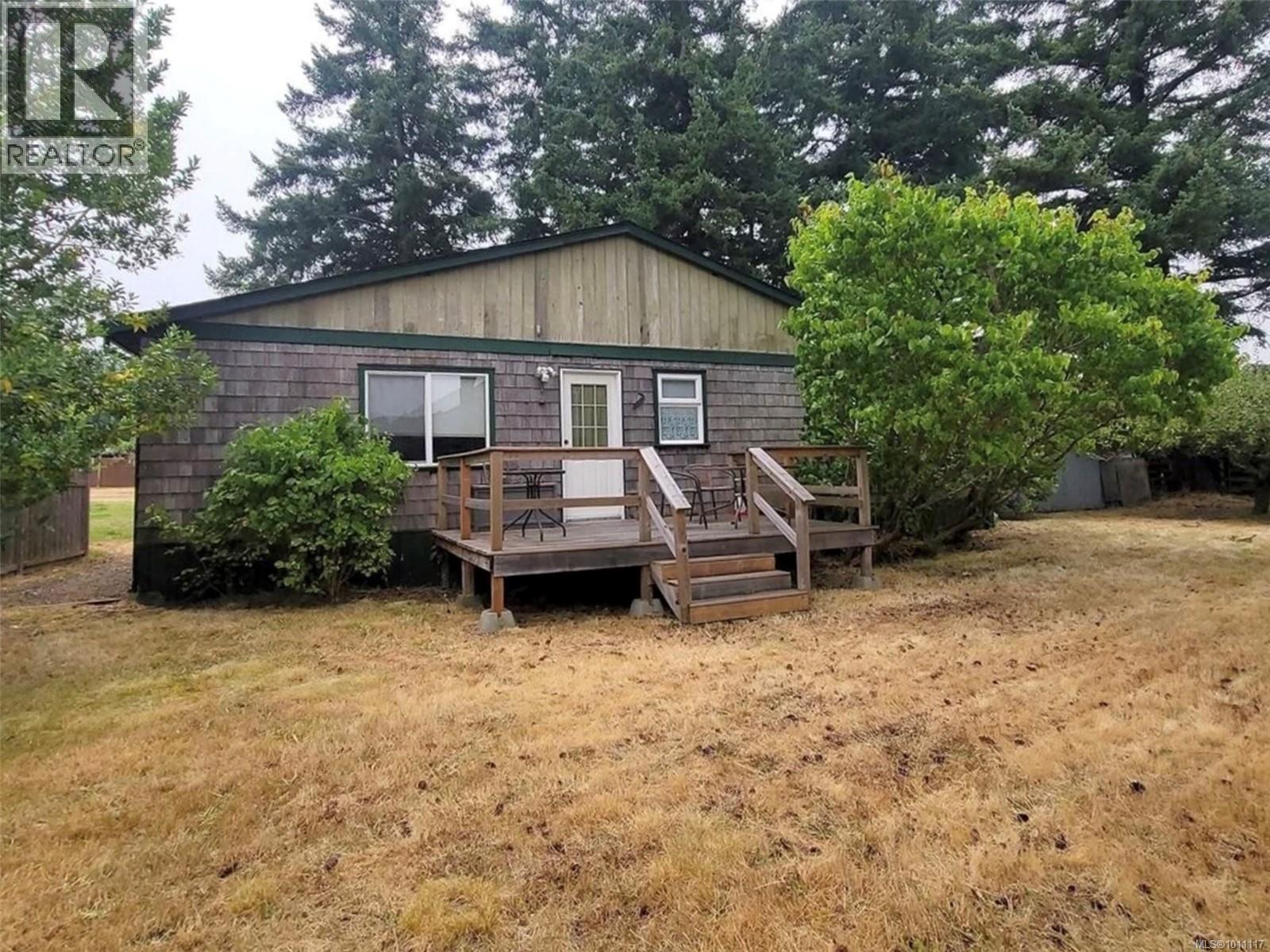 496 Butchers Rd, Comox, BC V9M 3W6