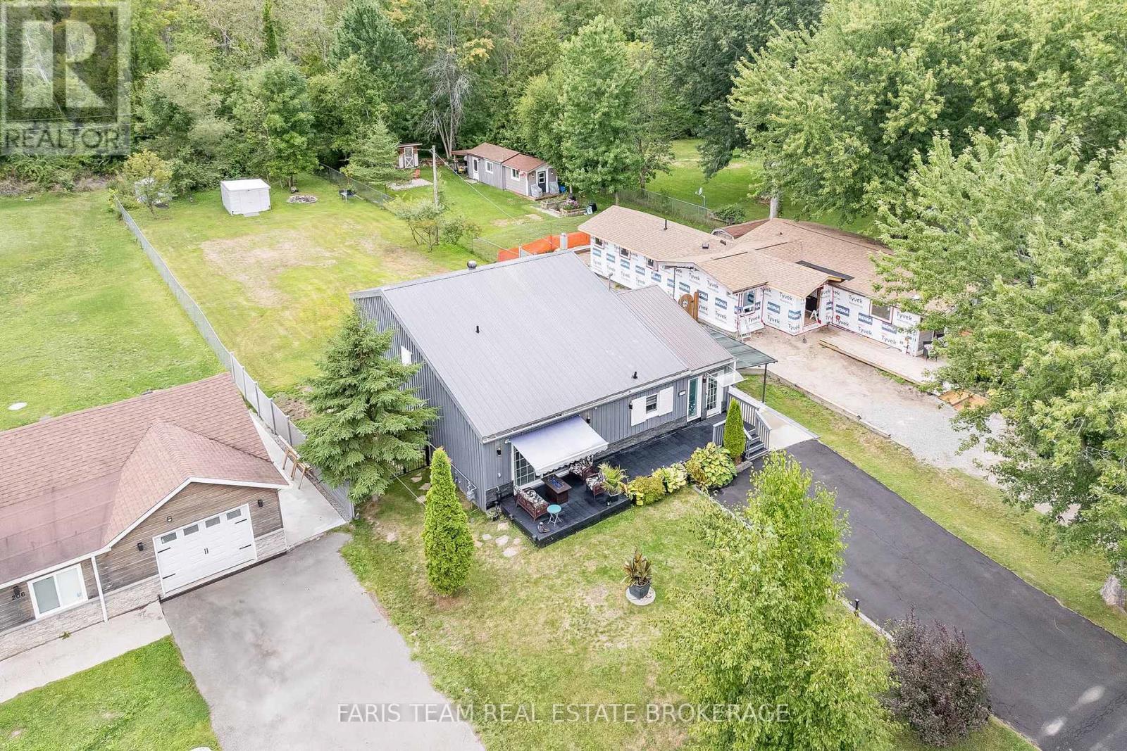 210 Parkview Dr, Innisfil, ON L0L 1R0