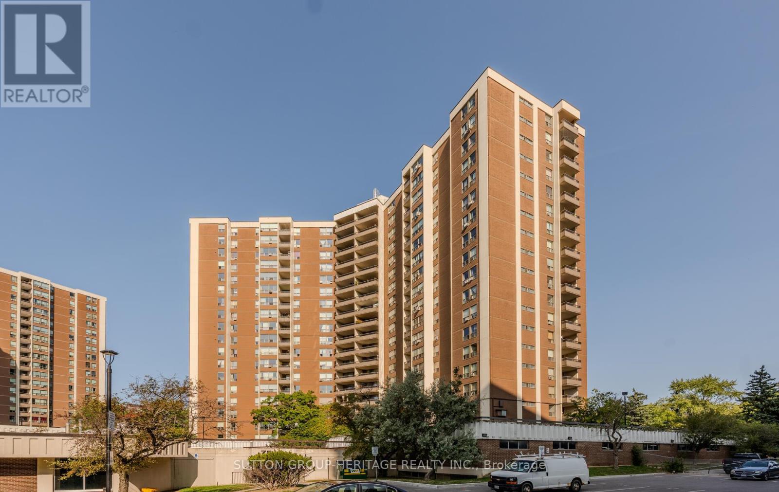 1008 5 Vicora Linkway Way, Toronto, ON M3C 1A2