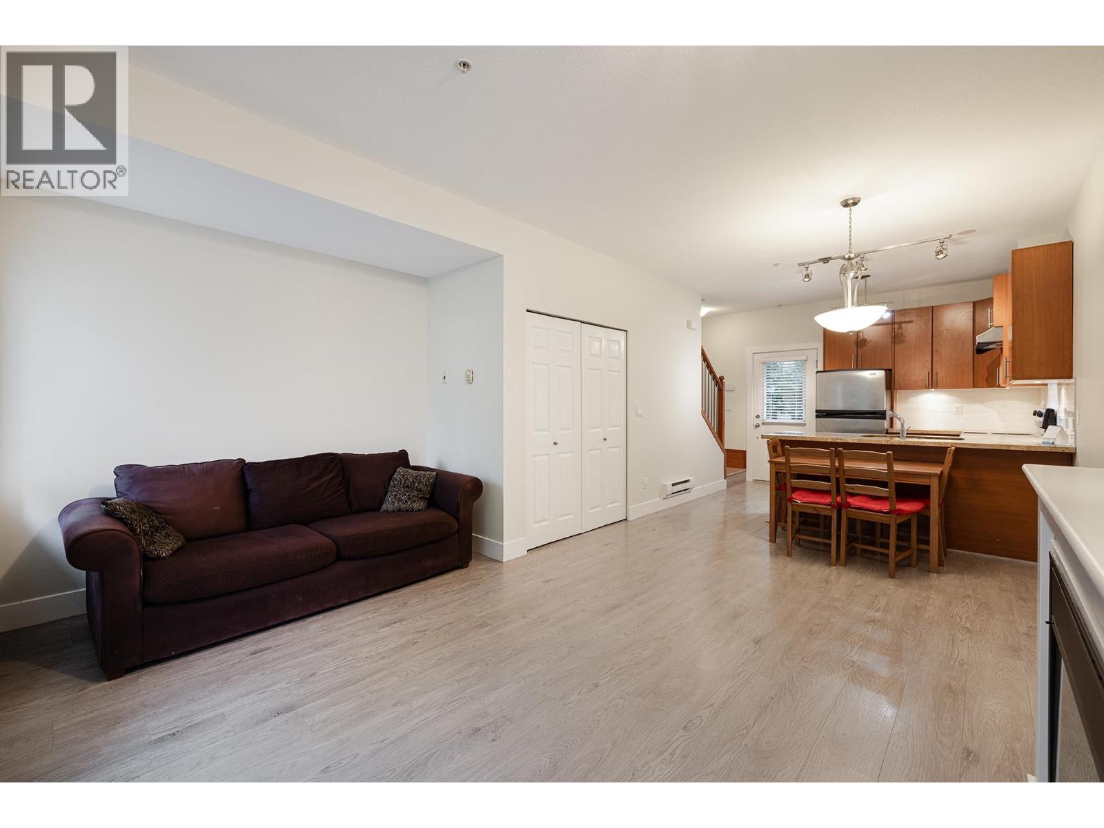 5211 Irmin Street Unit 206, Burnaby, BC V5J 0C9
