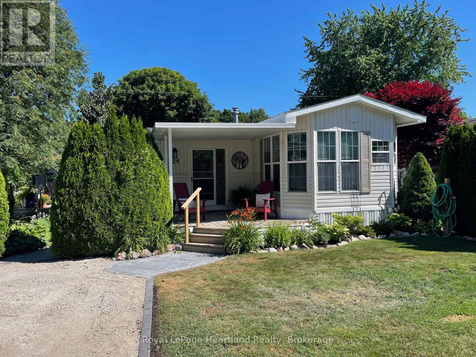 24 Rowan Rd Unit 77307 Bluewater Hwy, Bluewater Bayfield, ON N0M 1G0