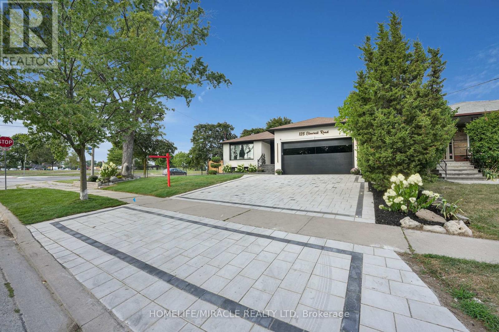 125 Elmcrest Rd, Toronto, ON M9C 3R5