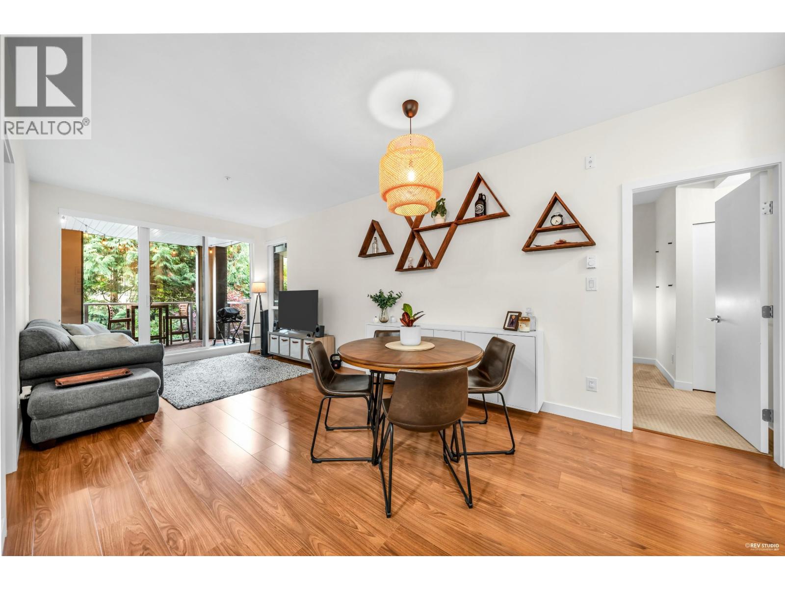 5460 Broadway Unit 201, Burnaby, BC V5B 0B4