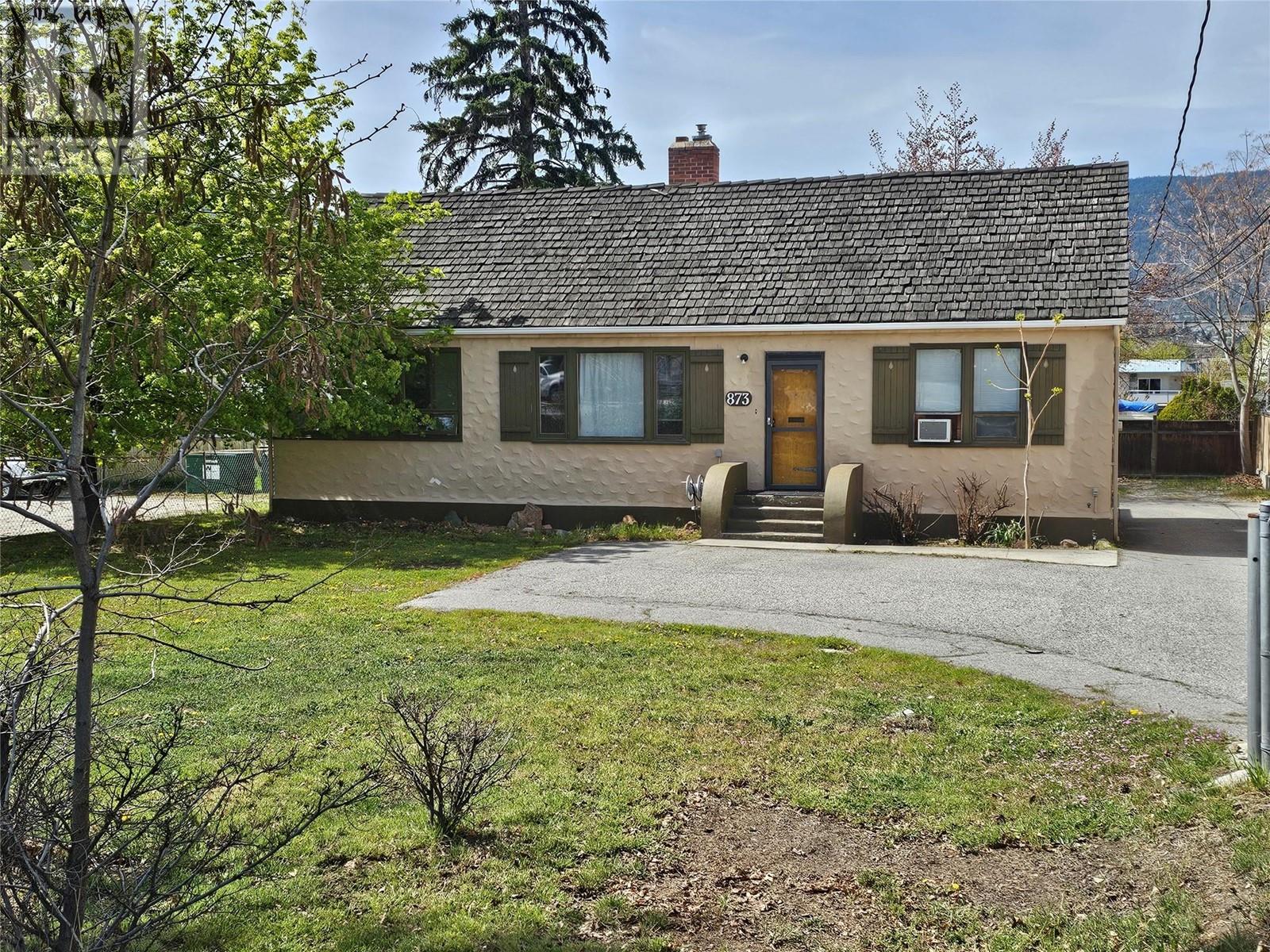 873 Main St, Penticton, BC V2A 5E3