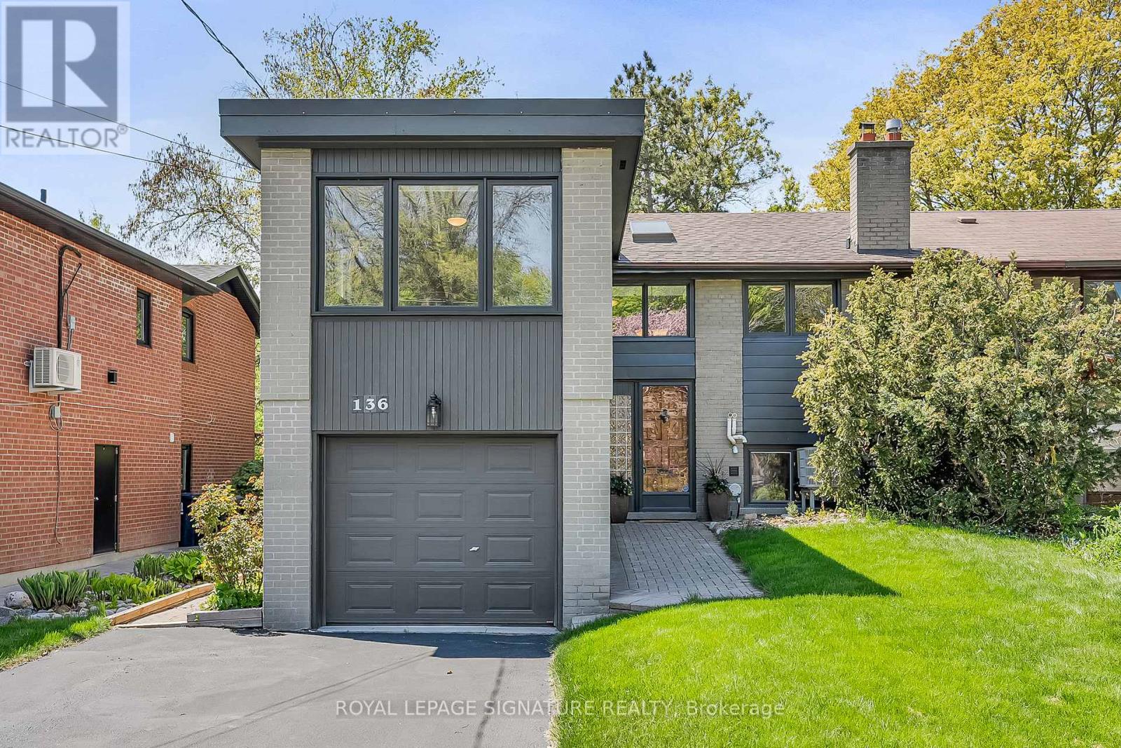 136 Three Valleys Dr, Toronto, ON M3A 3B9