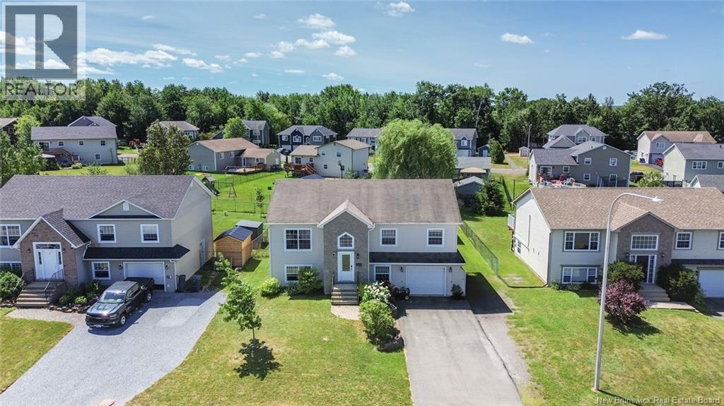 14 Hallihan Dr, Oromocto, NB E2V 0C5