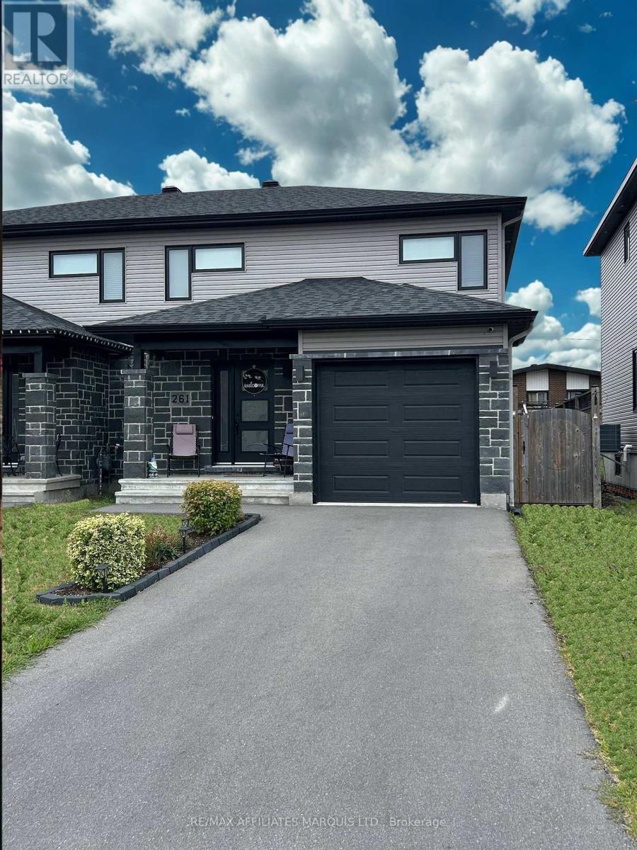 261 Lourdes Ave, Cornwall, ON K6H 0E8