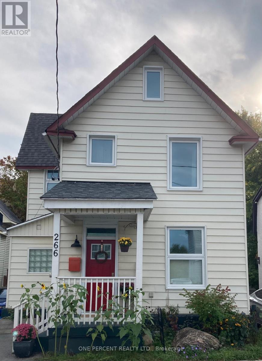 266 Bradley Ave, Ottawa, ON K1L 7E9