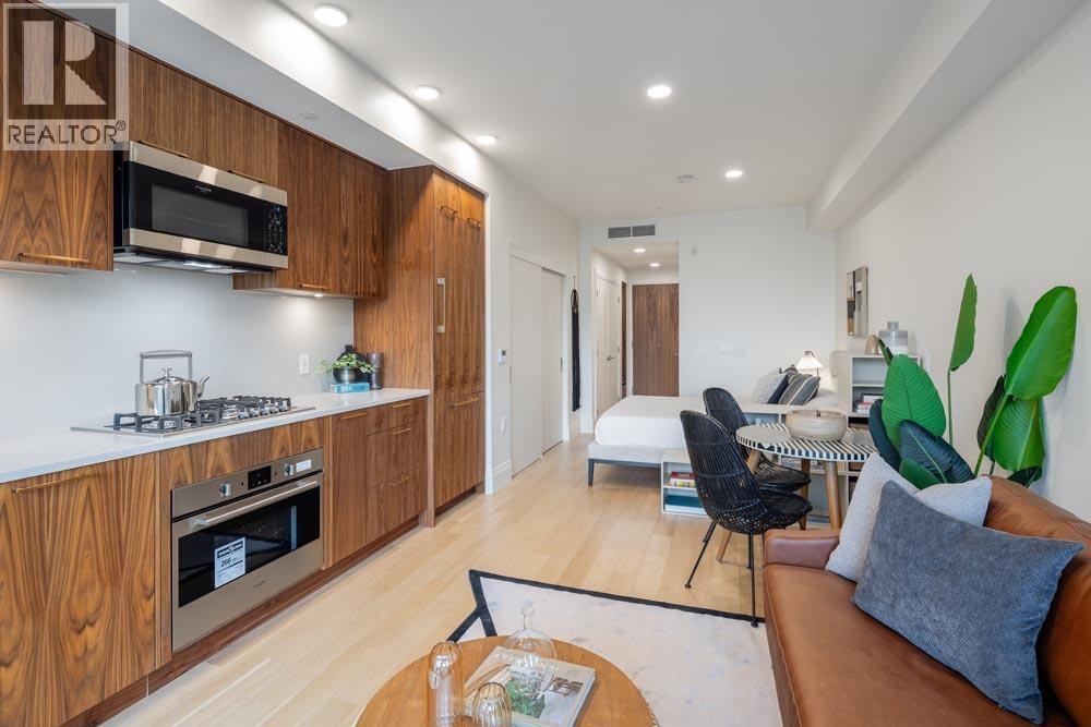 2550 Garden Drive Unit 310, Vancouver, BC V5N 4X6