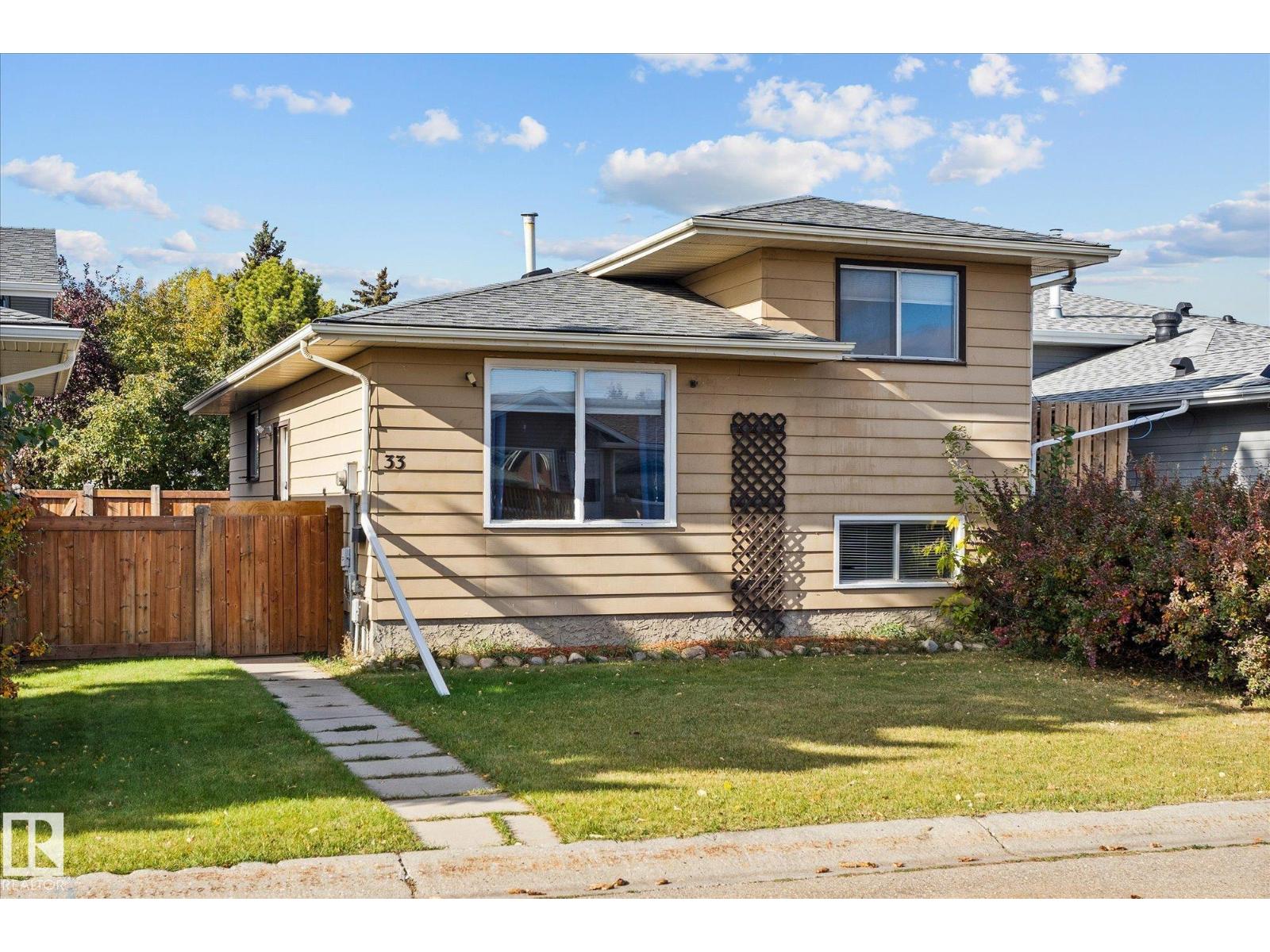 33 Westglen Cr, Spruce Grove, AB T7X 1W1
