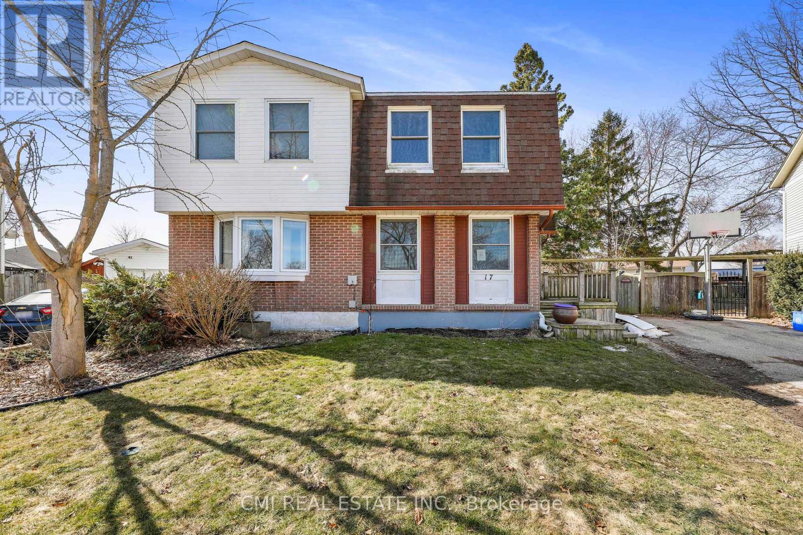 17 Maplestone Ave, Sarnia, ON N7S 4X1
