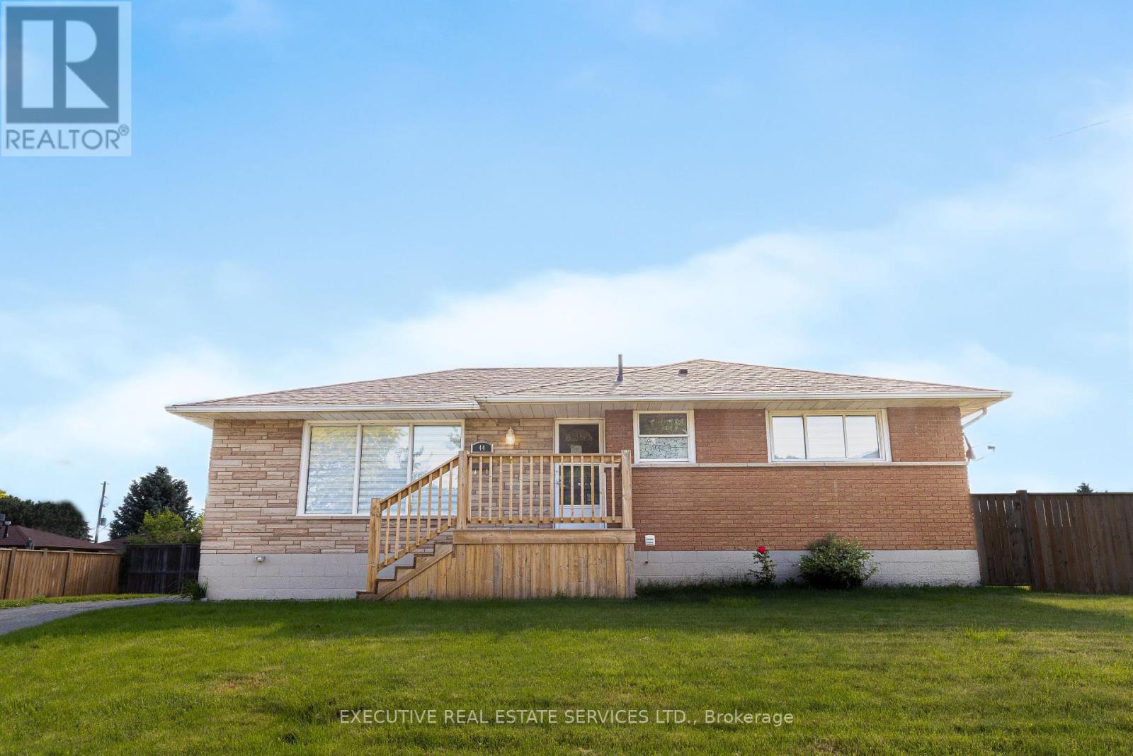 44 Woodsview Ave, Grimsby, ON L3M 3T1