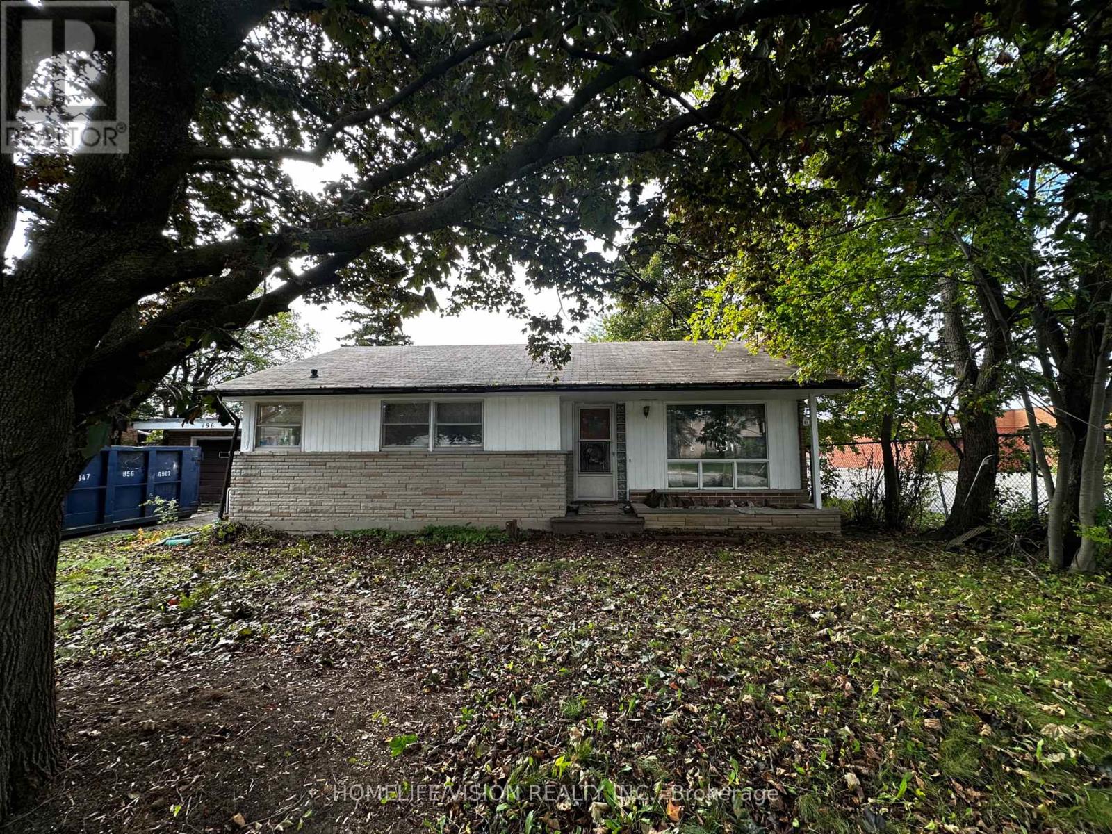 196 Garrard Rd, Whitby Blue Grass Meadows, ON L1N 3K6
