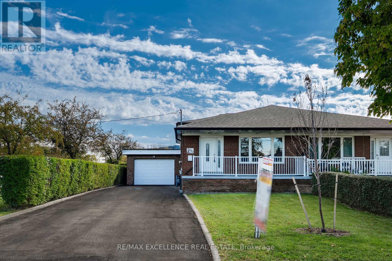 3692 Crabtree Cres, Mississauga, ON L4T 1S6