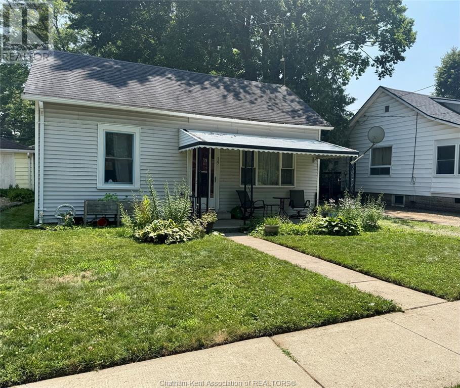 15 Ebenezer St E, Chatham-Kent, ON N0P 2C0
