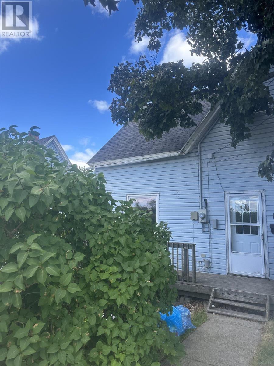 194 Victoria Rd, Sydney, NS B1P 2V6
