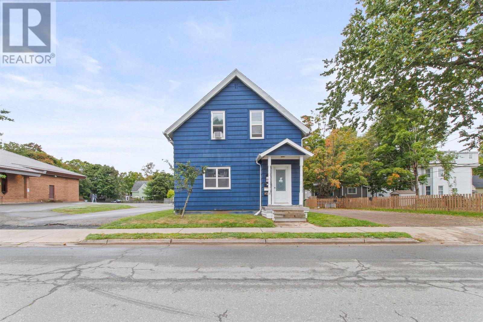 32 Pleasant St, Truro, NS B2N 3R7