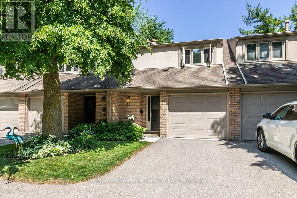 14 109 Wilson St W, Hamilton, ON L9G 1N4