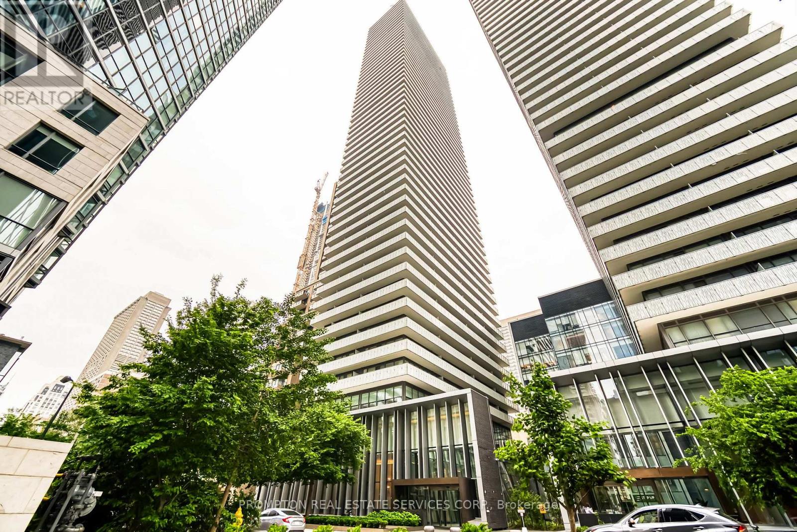 2105 42 Charles St E, Toronto, ON M4Y 1T1