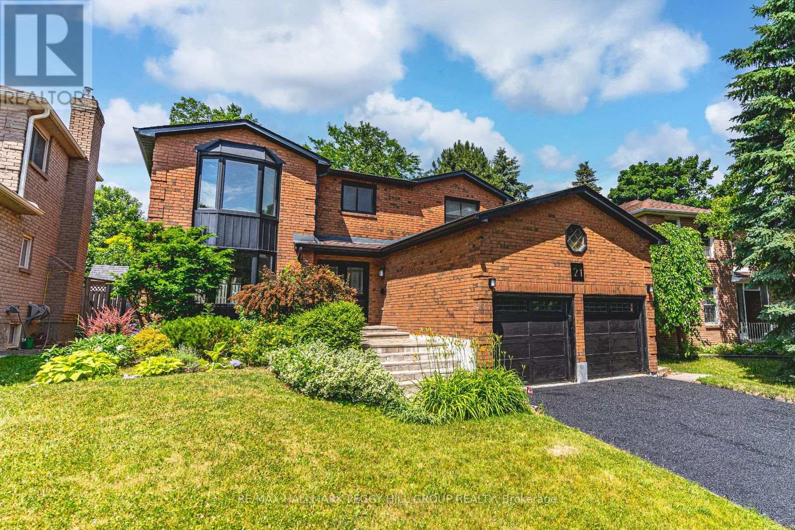 21 Autumn Ln, Barrie, ON L4N 6G8