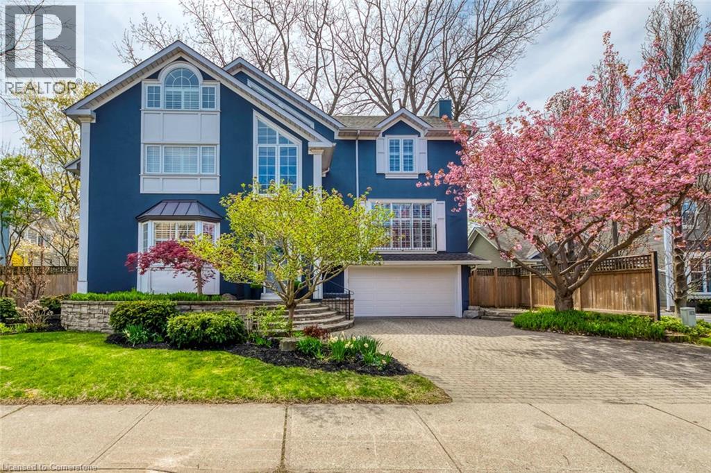 48 Forsythe St, Oakville, ON L6K 3J7