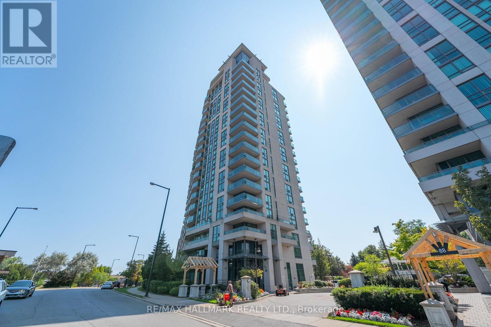 909 68 Grangeway Ave, Toronto, ON M1H 0A1