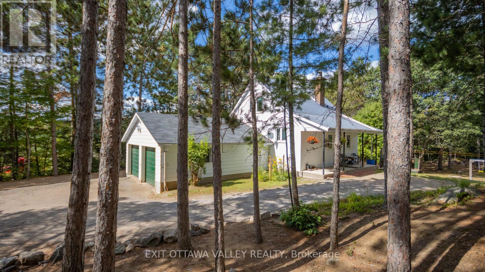 19902 Hwy 60 Hwy, Madawaska Valley, ON K0J 1B0