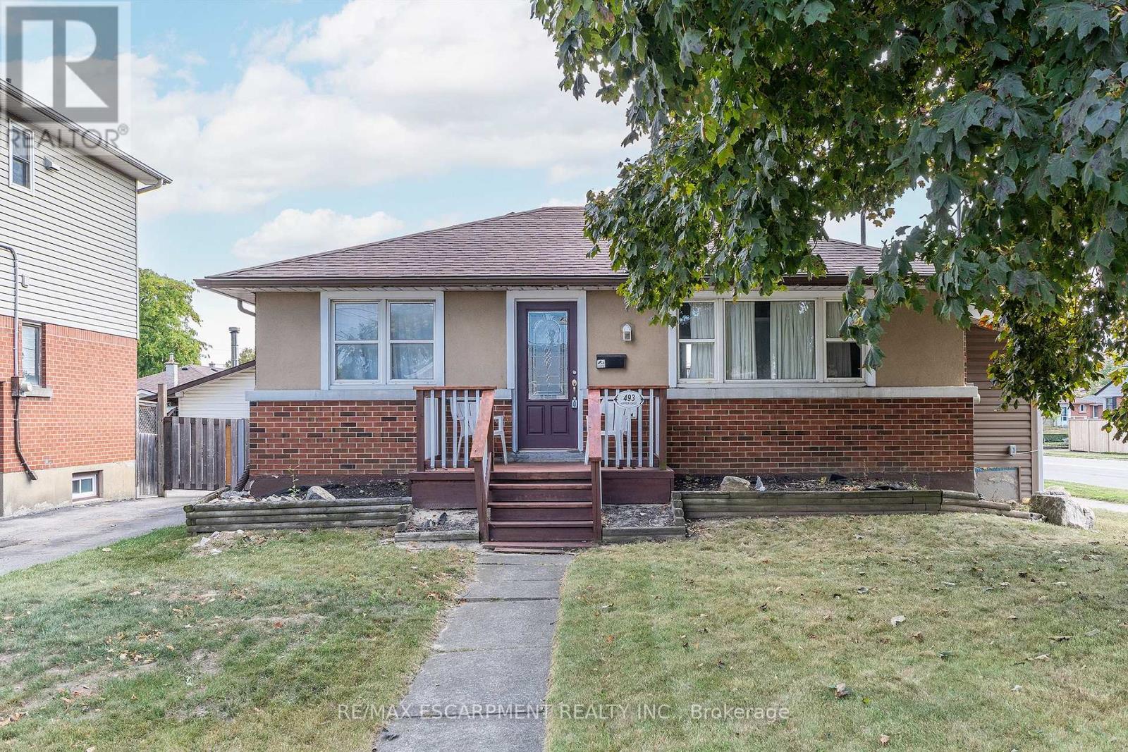 493 Upper Gage Ave, Hamilton, ON L8V 4J2