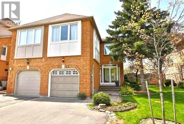 1162 Leewood Dr, Oakville, ON L6M 3B9