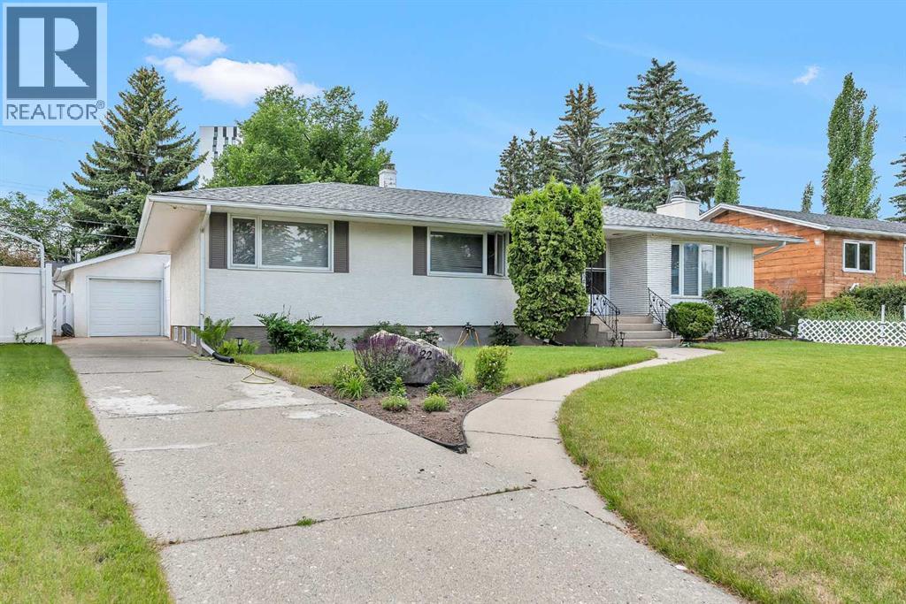 2219 Halifax Cres NW, Calgary, AB T2M 4E1