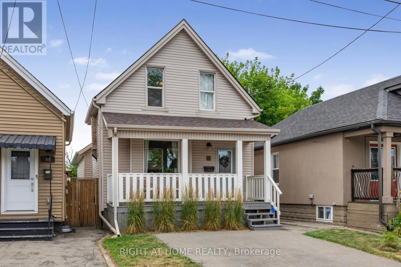 71 Robins Ave, Hamilton, ON L8H 4N3