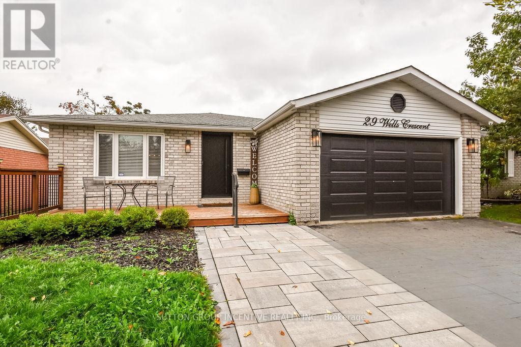 29 Wells Cres, Barrie, ON L4N 5W8