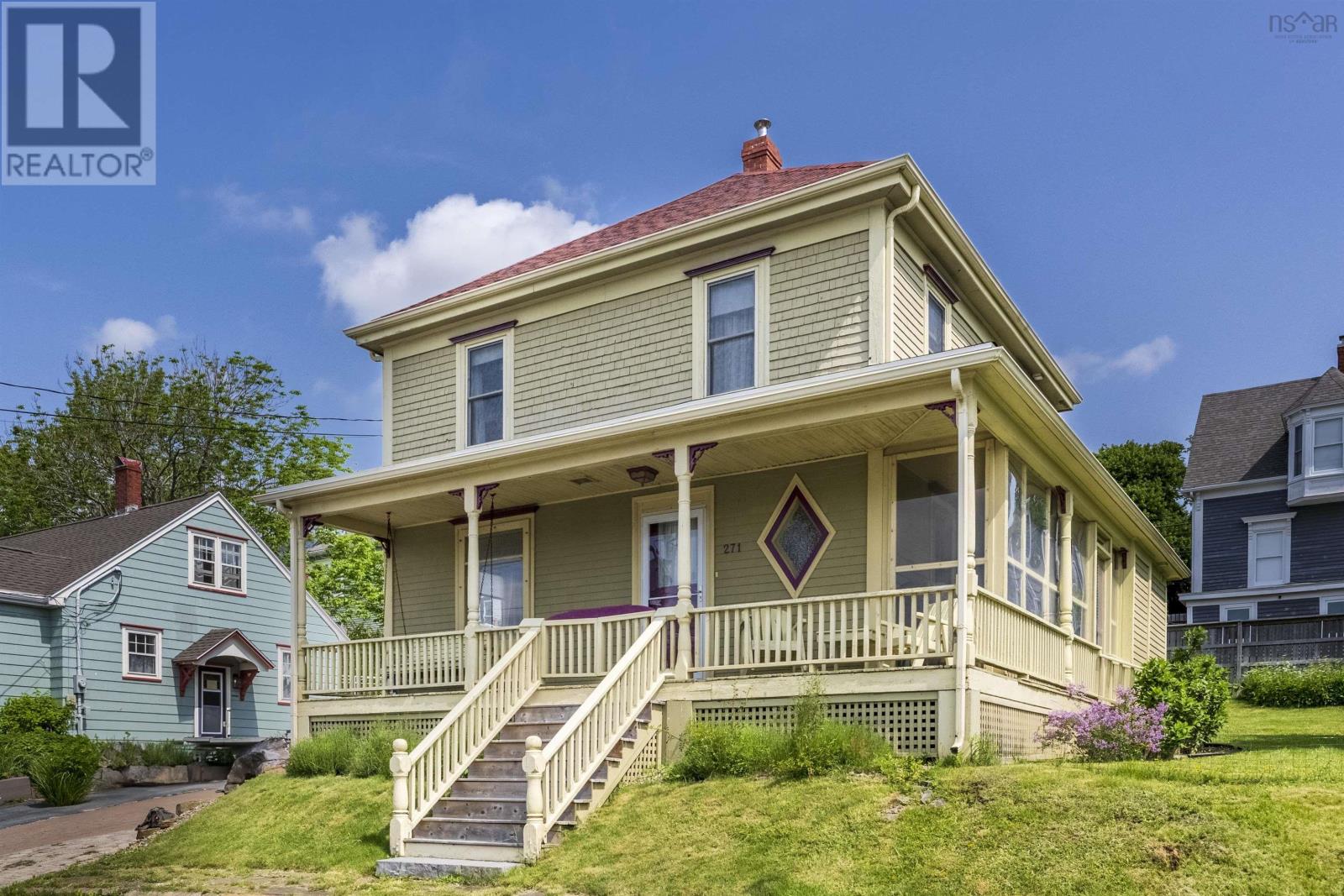 271 Montague St, Lunenburg, NS B0J 2C0