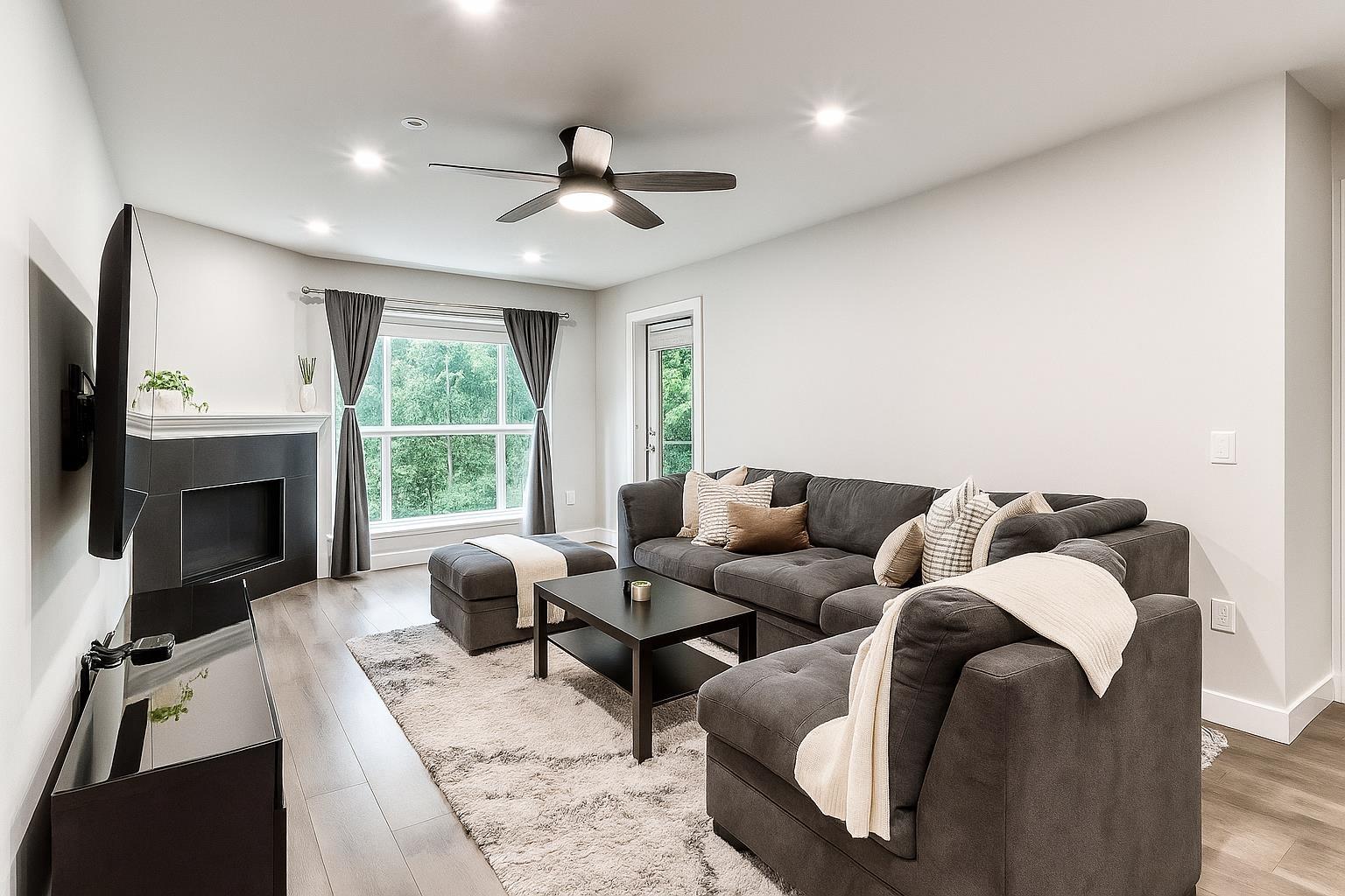 15895 84 Avenue Unit 410, Surrey, BC V4N 0W7