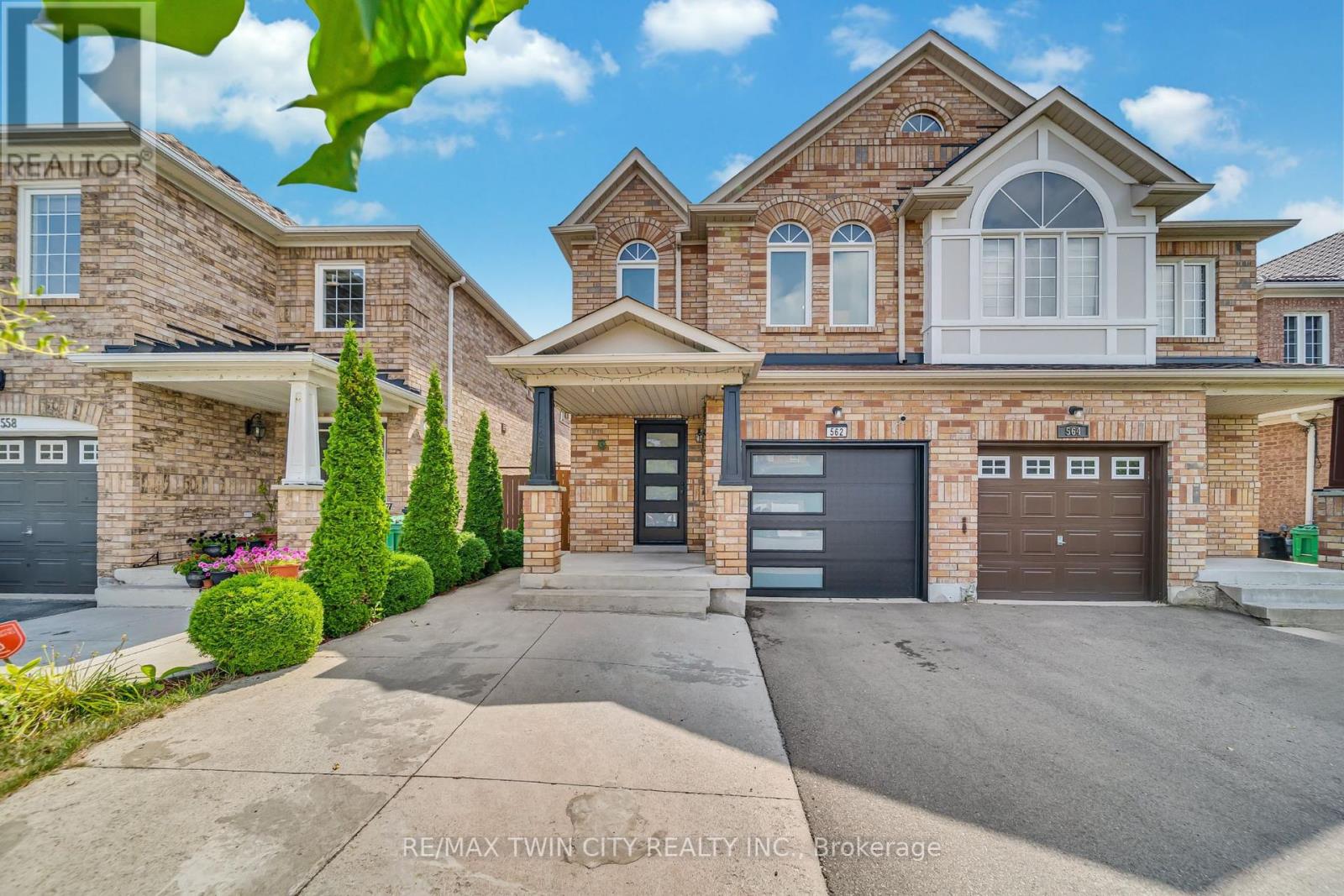 562 Orange Walk Cres, Mississauga Hurontario, ON L5R 0A3