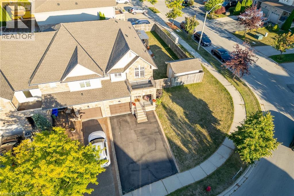 37 Meadow Wood Cres, Hamilton, ON L8J 3Z7