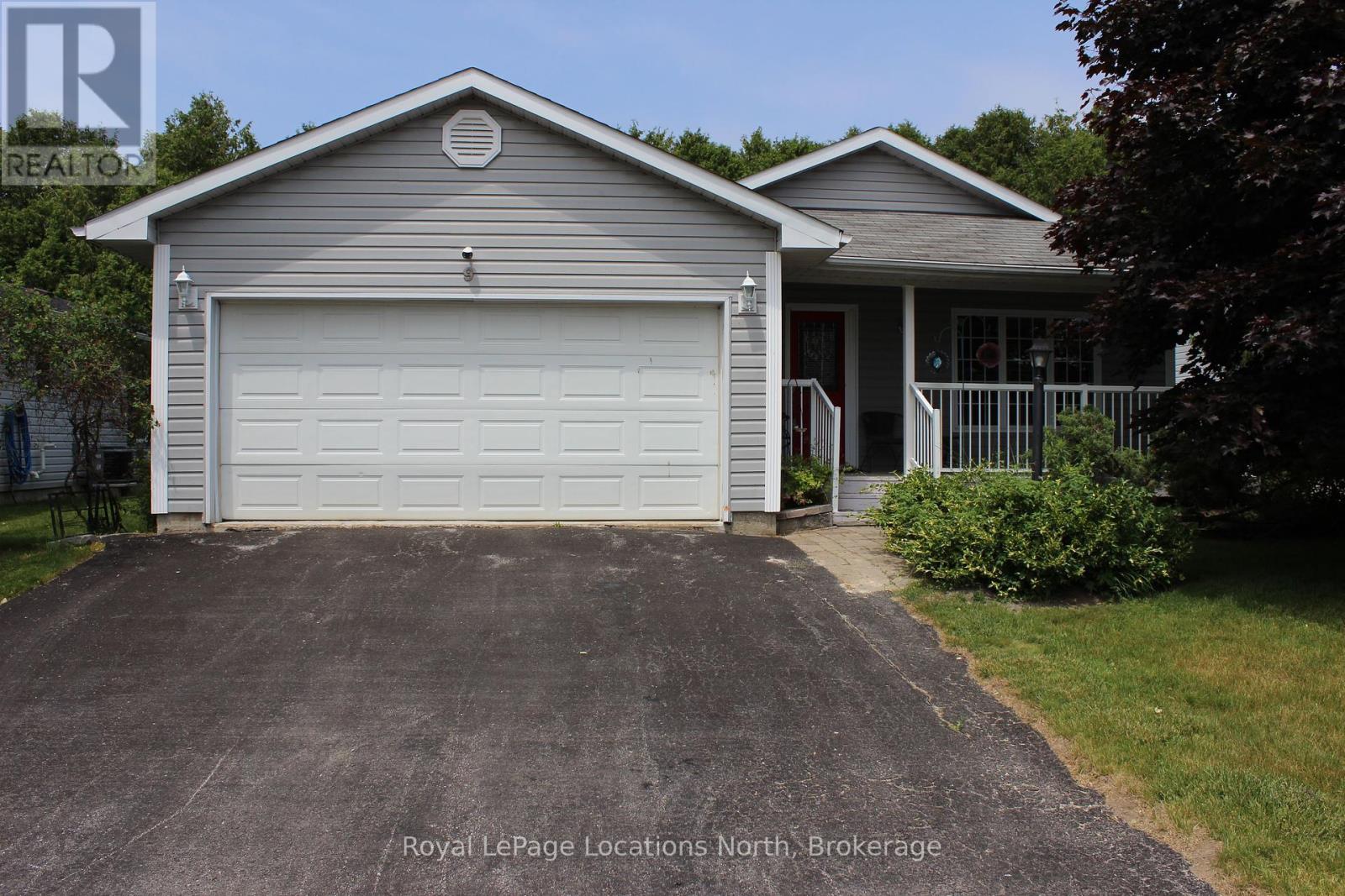 9 Pennsylvania Ave, Wasaga Beach, ON L9Z 3A8