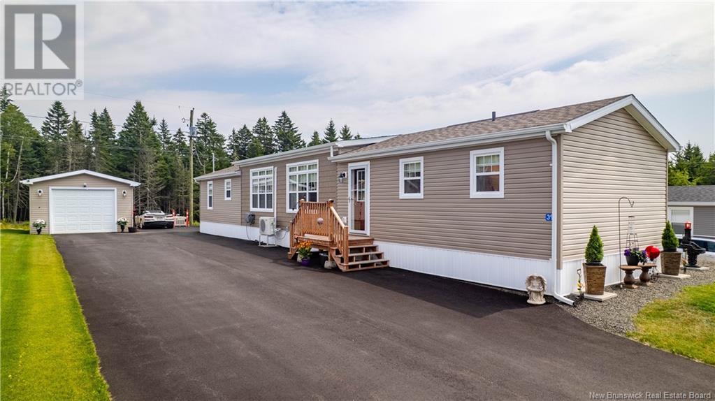 39 Harvest Ln, St George, NB E5C 0J3
