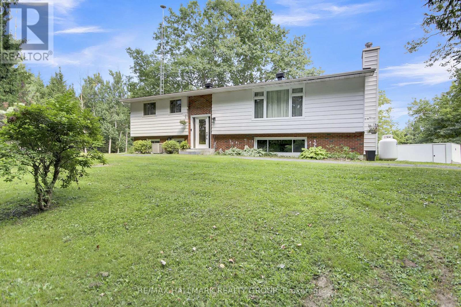 3875 Indian Creek Rd, Clarence-Rockland, ON K0A 2A0