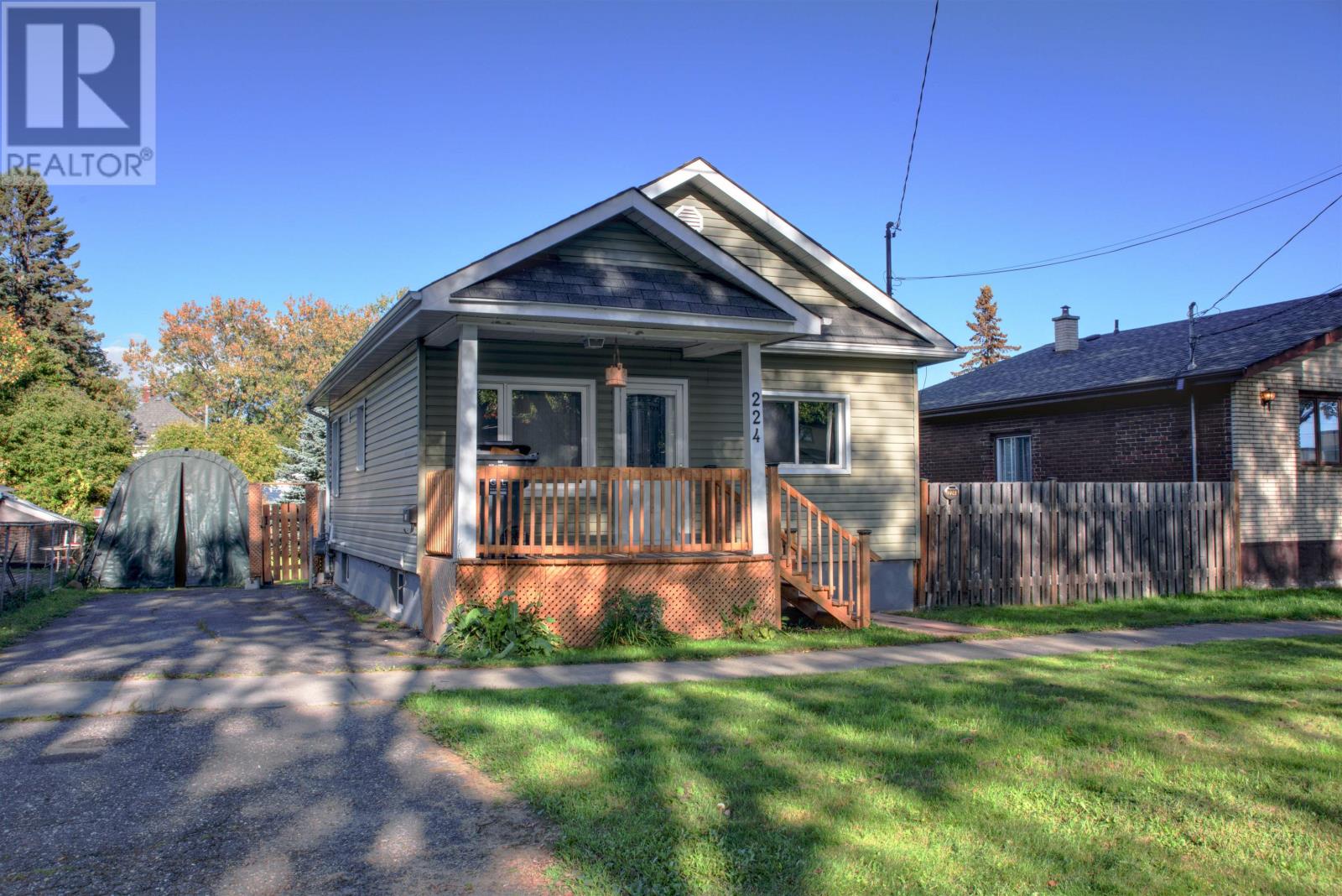 224 Munro St, Thunder Bay, ON P7A 2N2