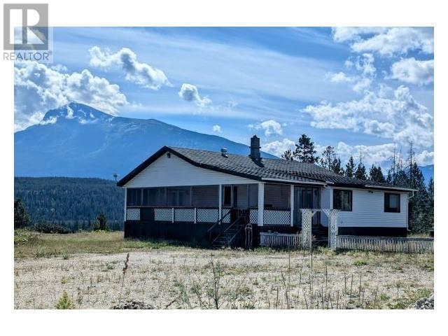 5255 Pitney Rd, Valemount, BC V0E 2Z0