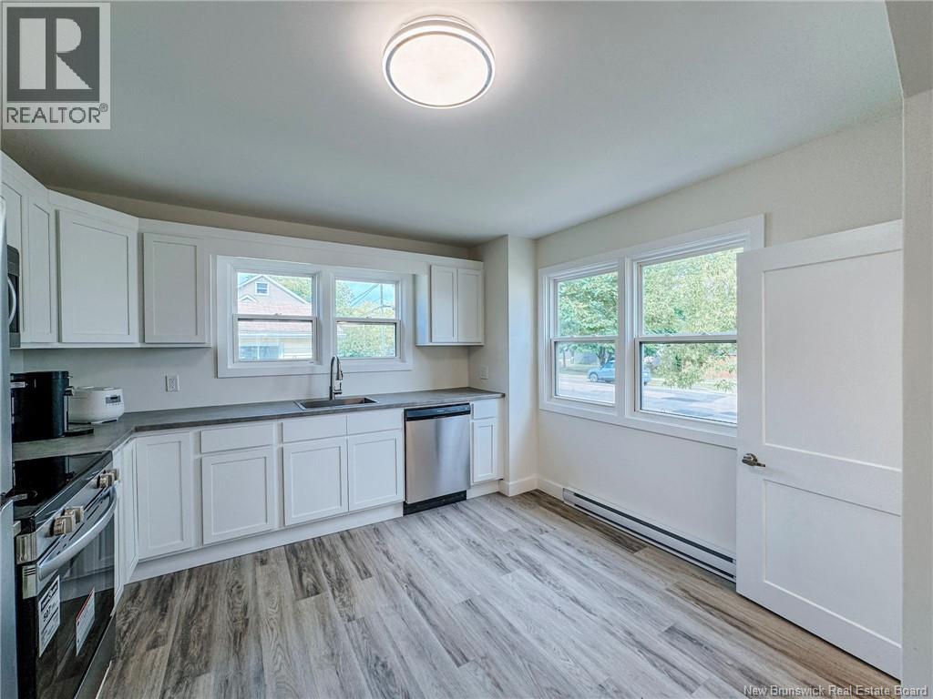 100 Oakland Ave, Moncton, NB E1C 7P1