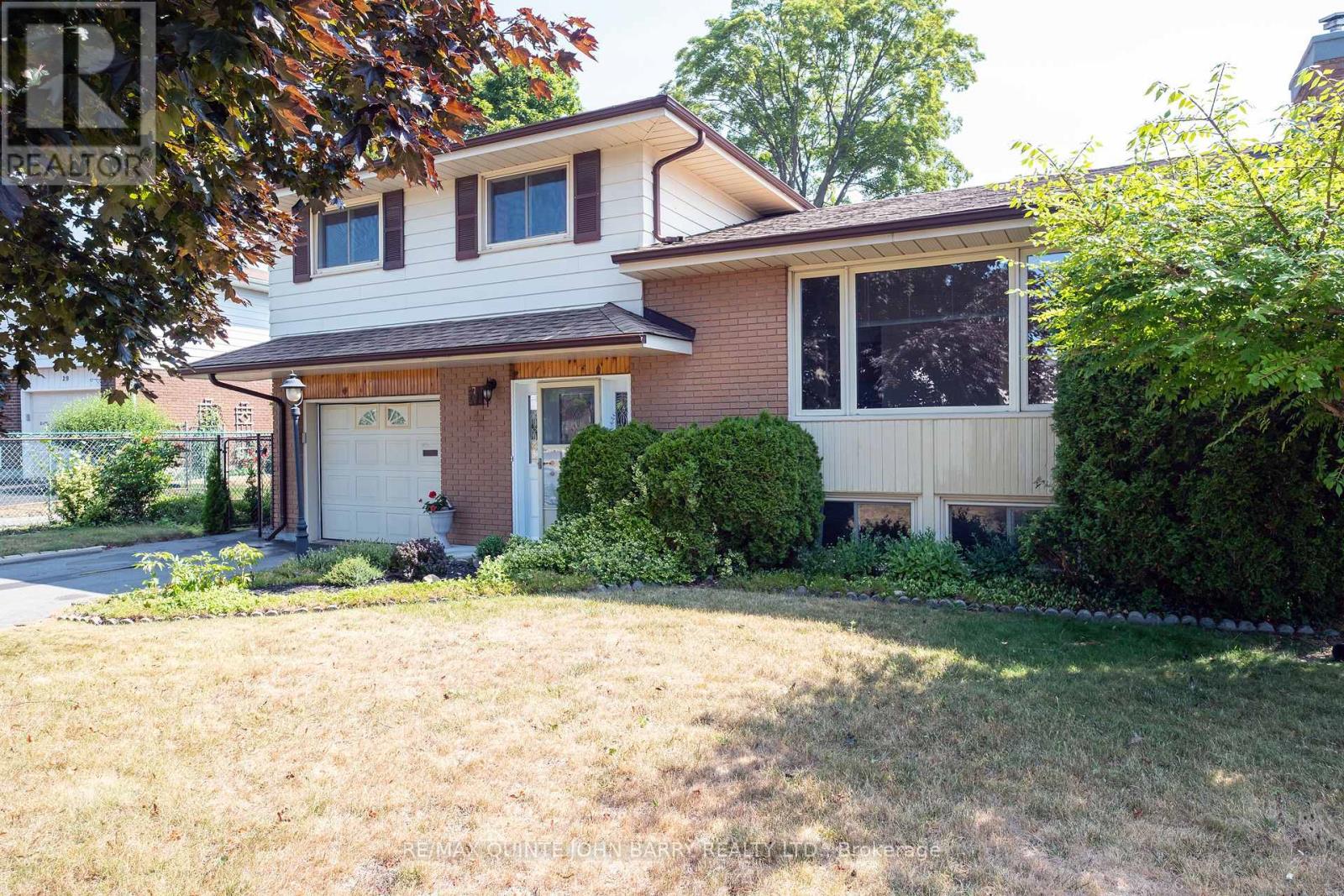 31 Oneil Cres, Quinte West, ON K8V 5Y6