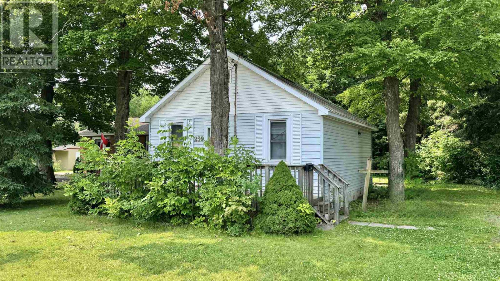 239 Willow Ave, Sault Ste. Marie, ON P6B 5B4