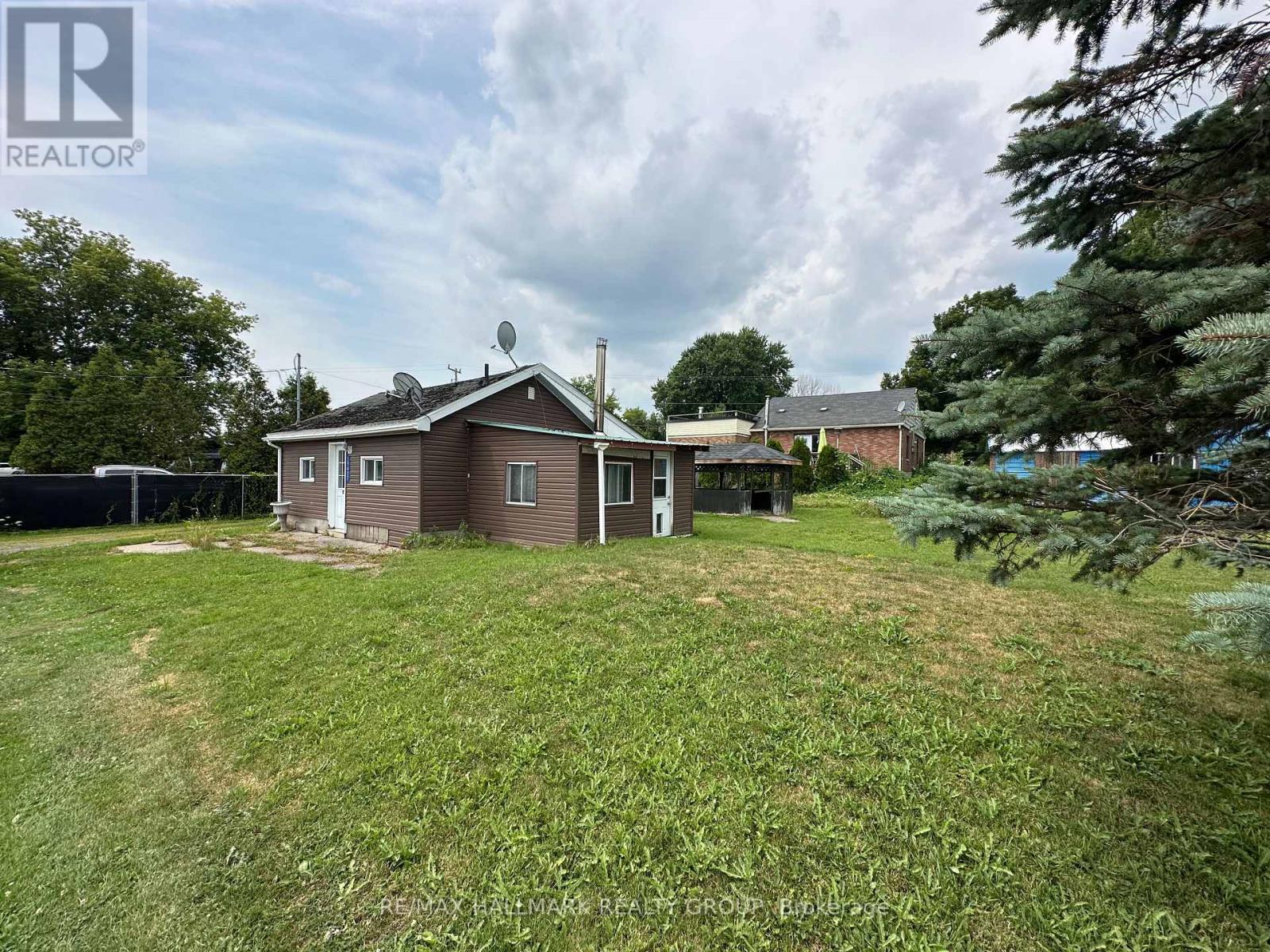 19407 Malibu Ln, South Glengarry, ON K0C 2E0